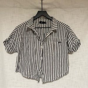 Volcom crop button up top